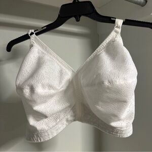 Playtex 18 hour White Floral Pattern Bra 48DDD plus size support wireless #2700